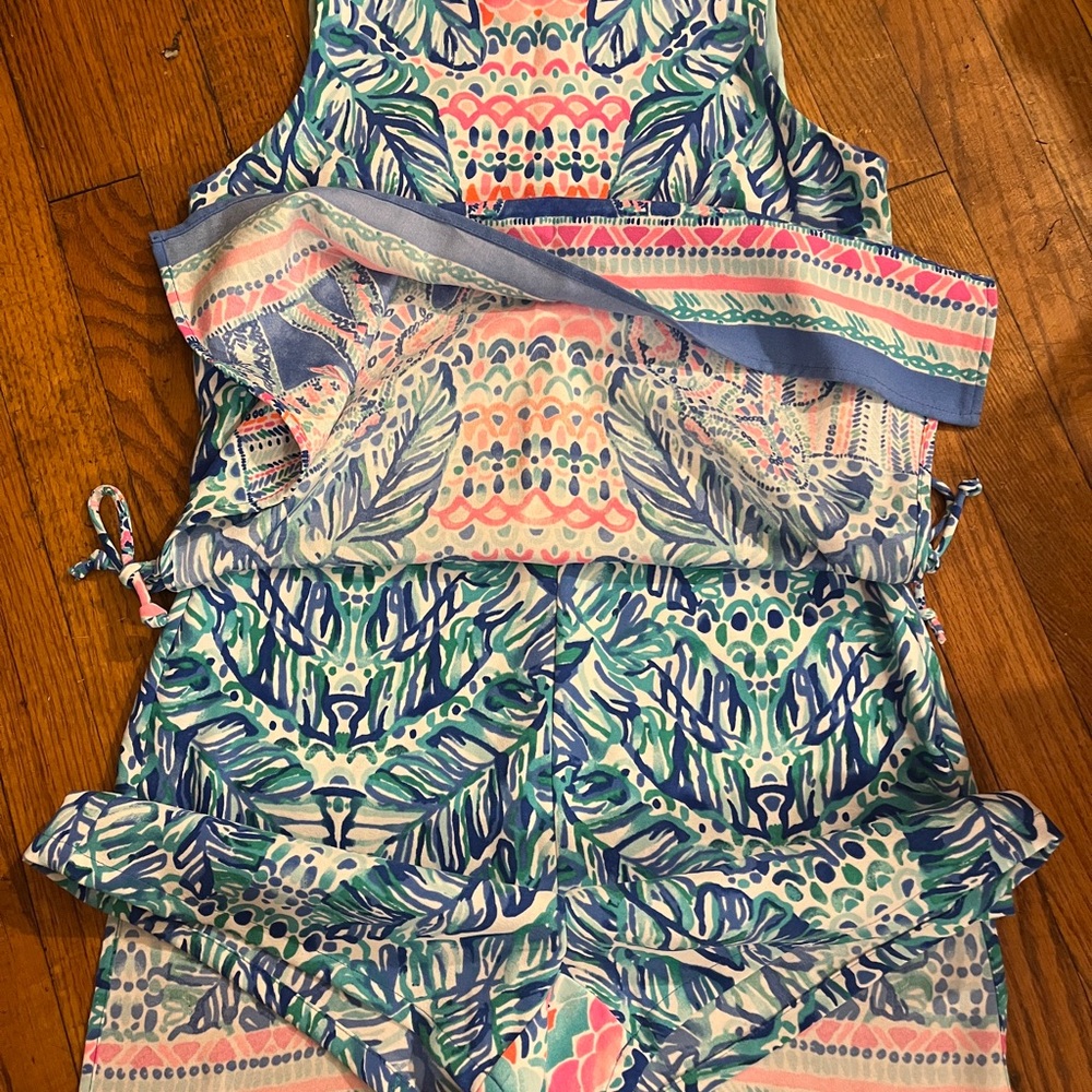 Lilly Pulitzer Blue and Green Patterned Dress w/Shorts Underneath - Picture 9 of 17